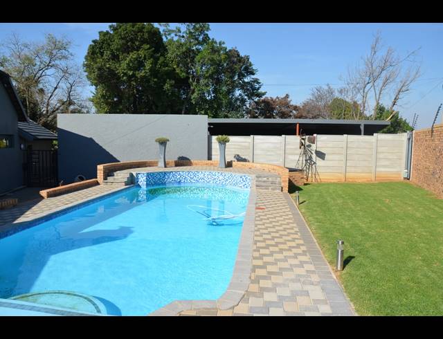 6 BEDROOM HOUSE FOR SALE IN DISCOVERY